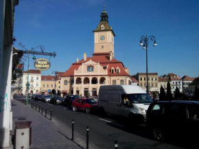 Отель Main Square Apartments & More, Брашов